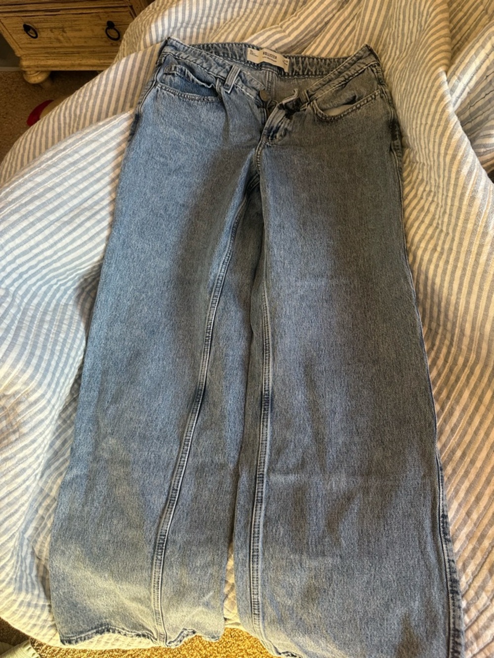 Hollister Low-Rise Baggy Jeans - Light Blue